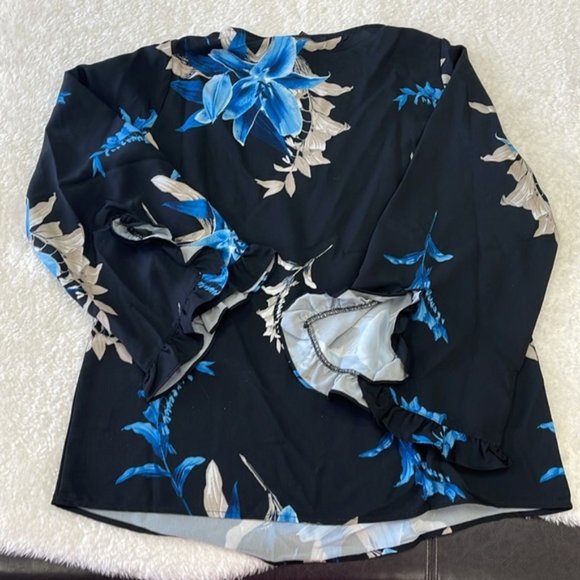 DG2 by Diane Gilman Floral Keyhole Ruffle Sleeve Blouse - Picture 8 of 8